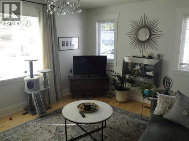 Single Family House Bungalow for Sale in  th Street S Victoria Park Lethbridge 