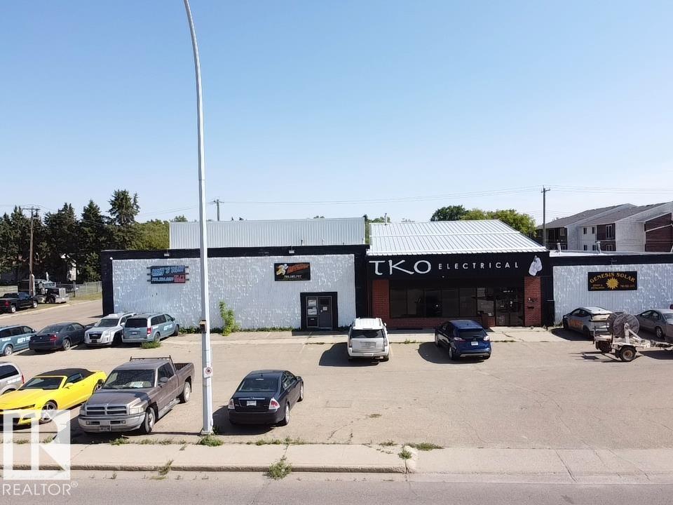Photo 2 of 5305 49 St, Wetaskiwin AB