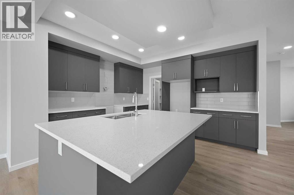 Single Family House for Sale in  Emmett Crescent Evergreen Red Deer 