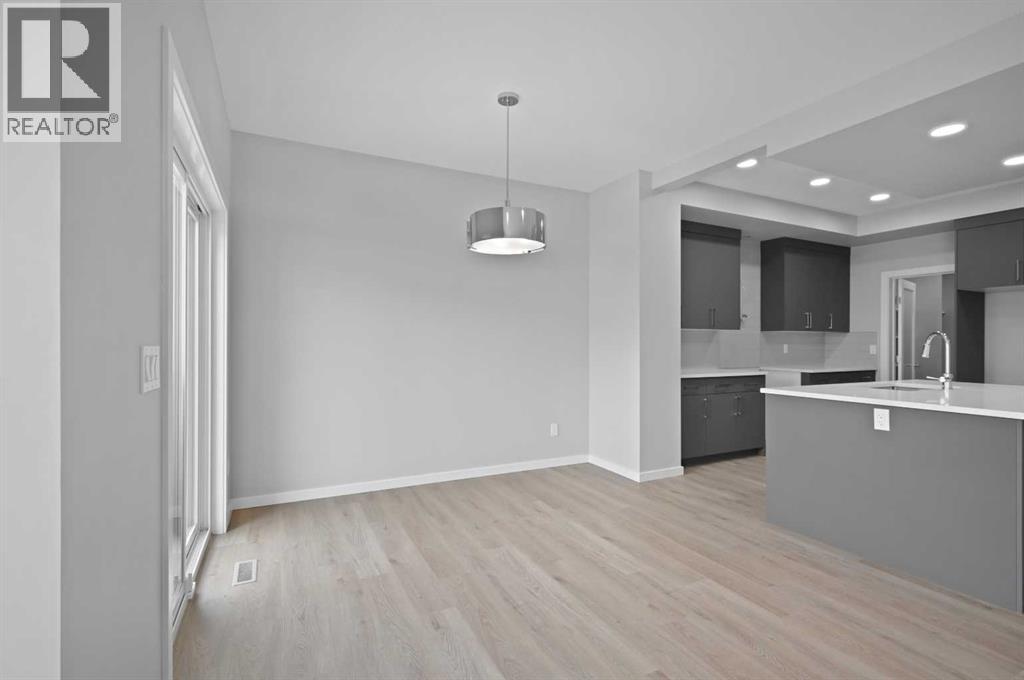 Single Family House for Sale in  Emmett Crescent Evergreen Red Deer 
