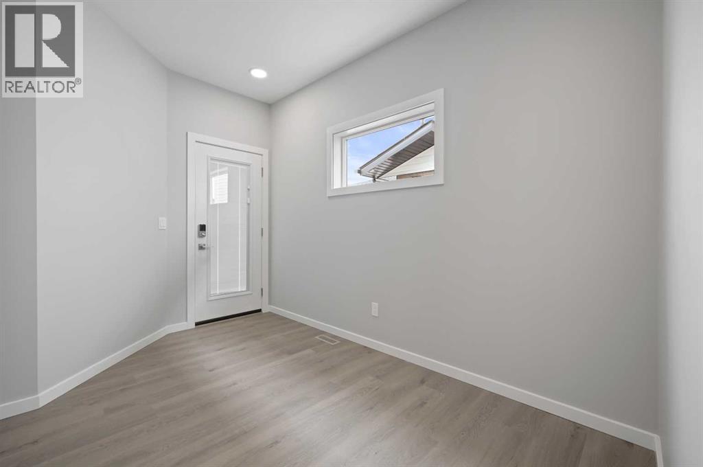 Single Family House for Sale in  Emmett Crescent Evergreen Red Deer 