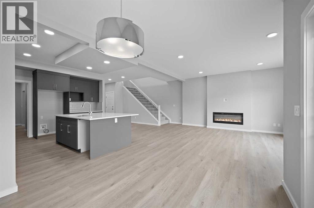 Single Family House for Sale in  Emmett Crescent Evergreen Red Deer 