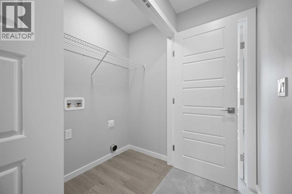 Single Family House for Sale in  Emmett Crescent Evergreen Red Deer 