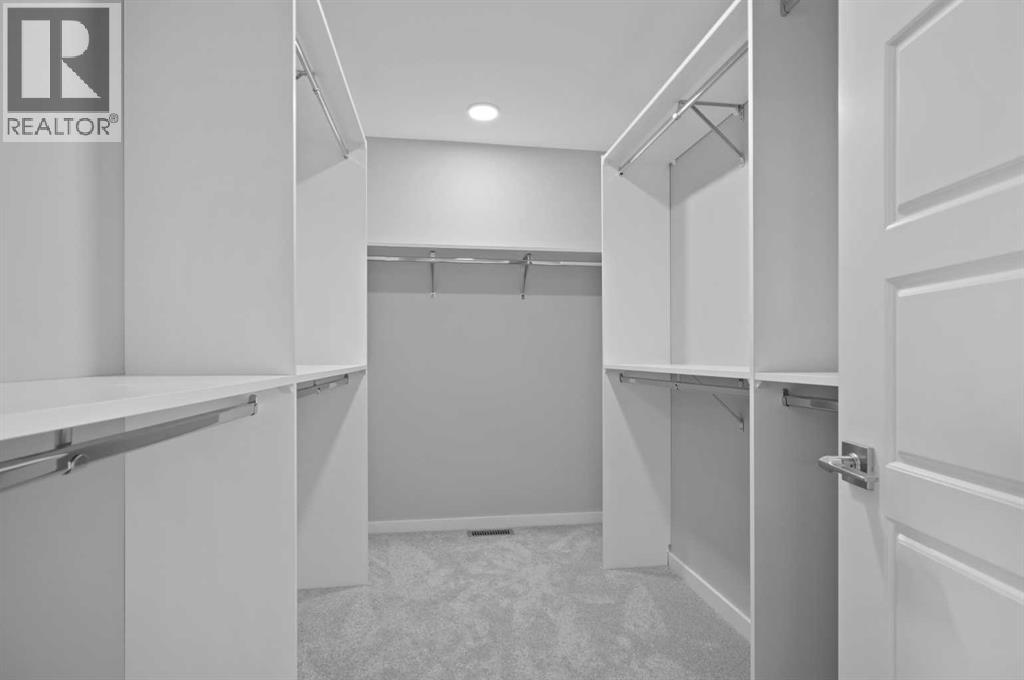 Single Family House for Sale in  Emmett Crescent Evergreen Red Deer 