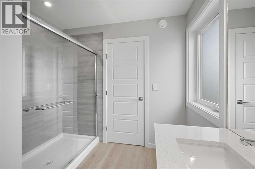 Single Family House for Sale in  Emmett Crescent Evergreen Red Deer 