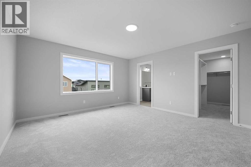 Single Family House for Sale in  Emmett Crescent Evergreen Red Deer 