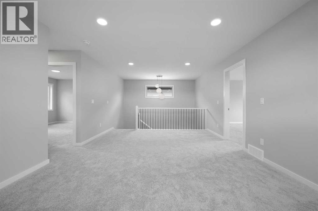 Single Family House for Sale in  Emmett Crescent Evergreen Red Deer 
