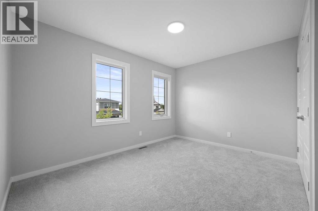Single Family House for Sale in  Emmett Crescent Evergreen Red Deer 