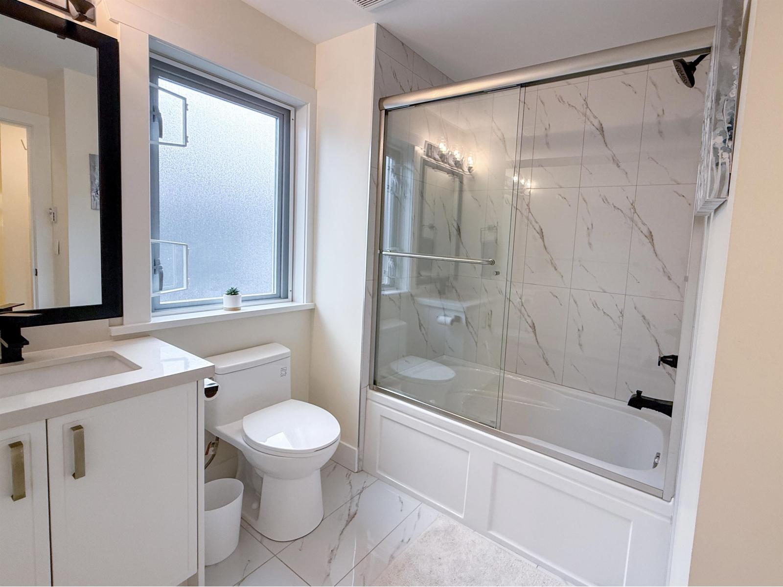 Photo 2 of 19 19743 55 A Avenue, Langley BC
