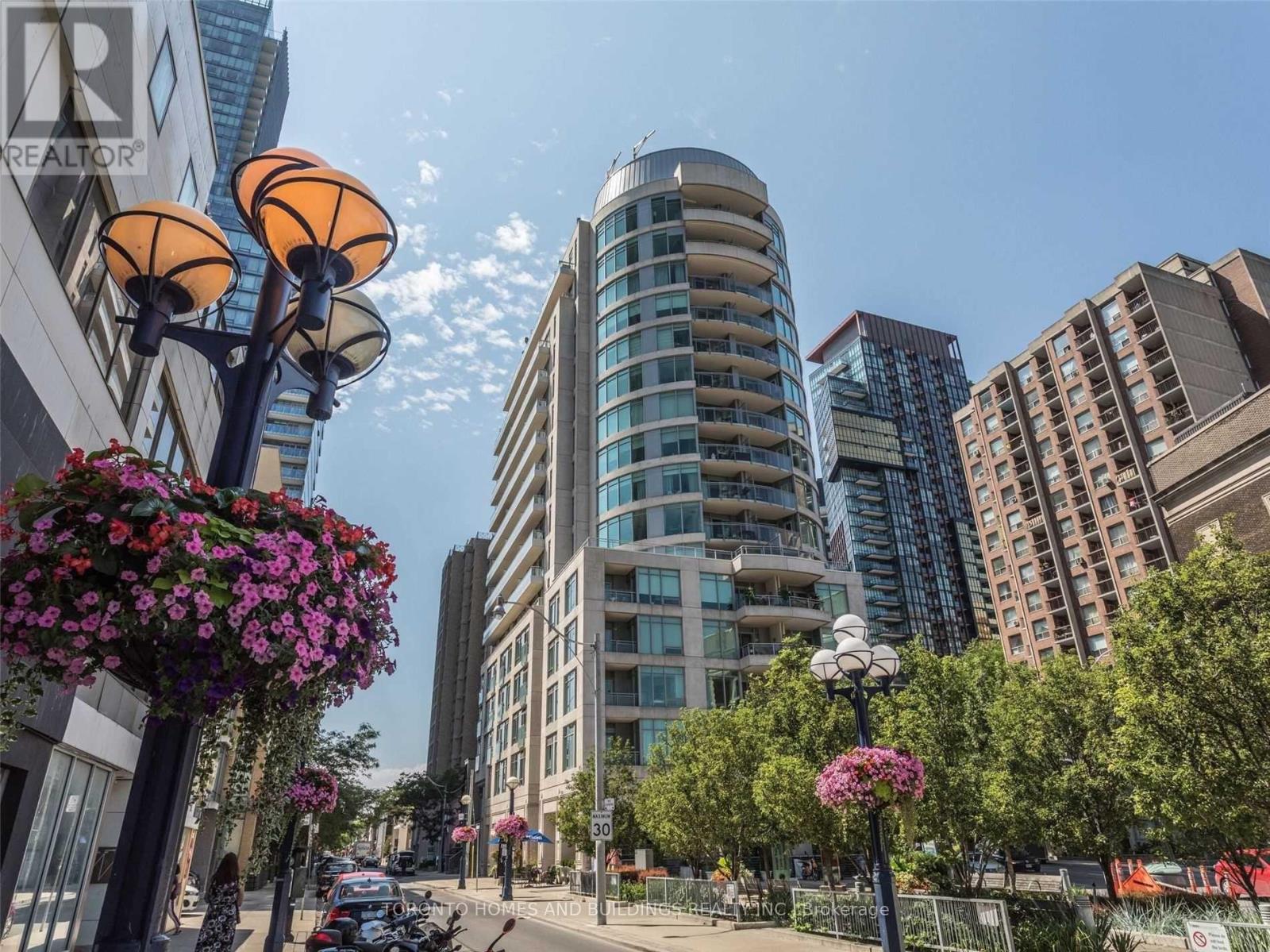 Photo 1 of 1007 8 Scollard Street, Toronto ON
