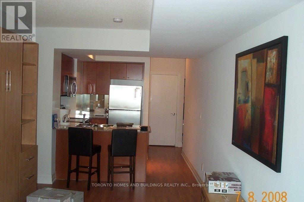 Photo 2 of 1007 8 Scollard Street, Toronto ON
