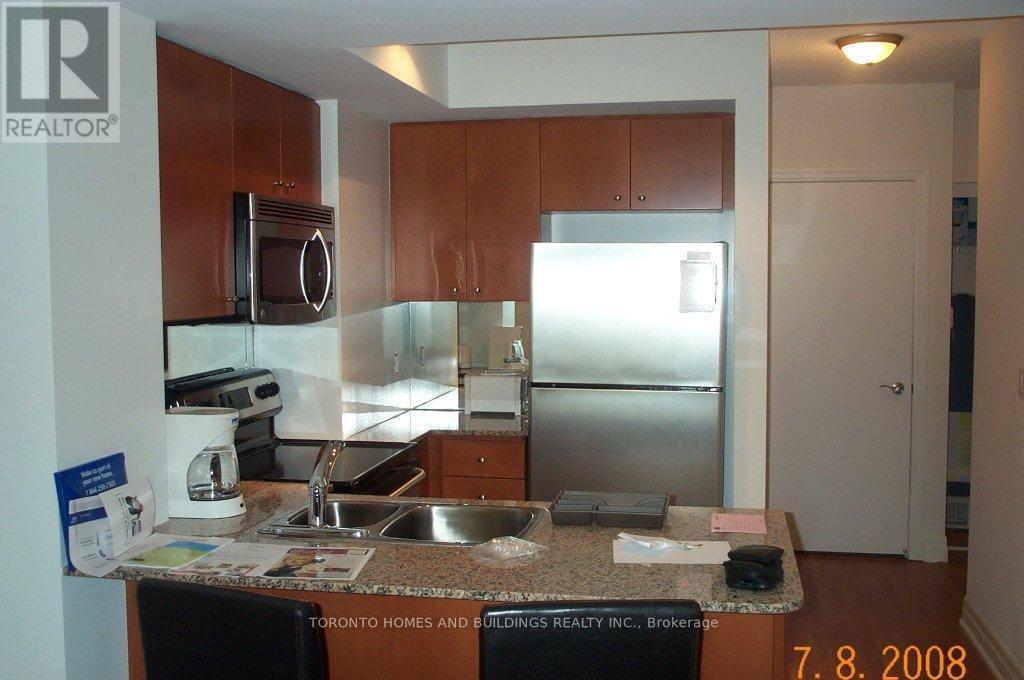 Photo 4 of 1007 8 Scollard Street, Toronto ON