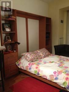 Photo 5 of 1007 8 Scollard Street, Toronto ON