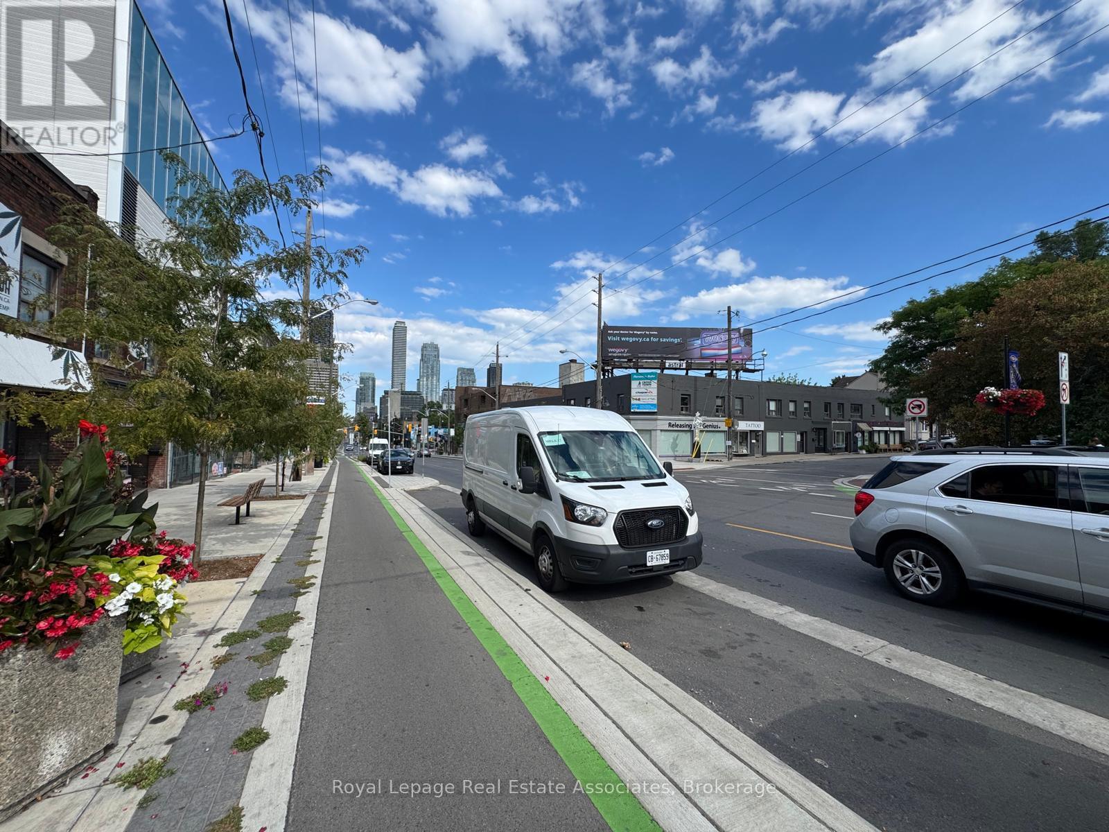 Photo 21 of Main Level 286 Eglinton Avenue W, Toronto ON
