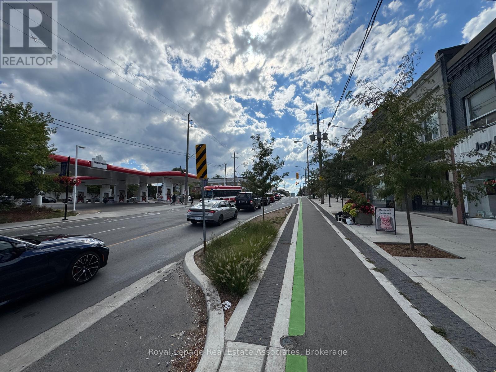 Photo 22 of Main Level 286 Eglinton Avenue W, Toronto ON
