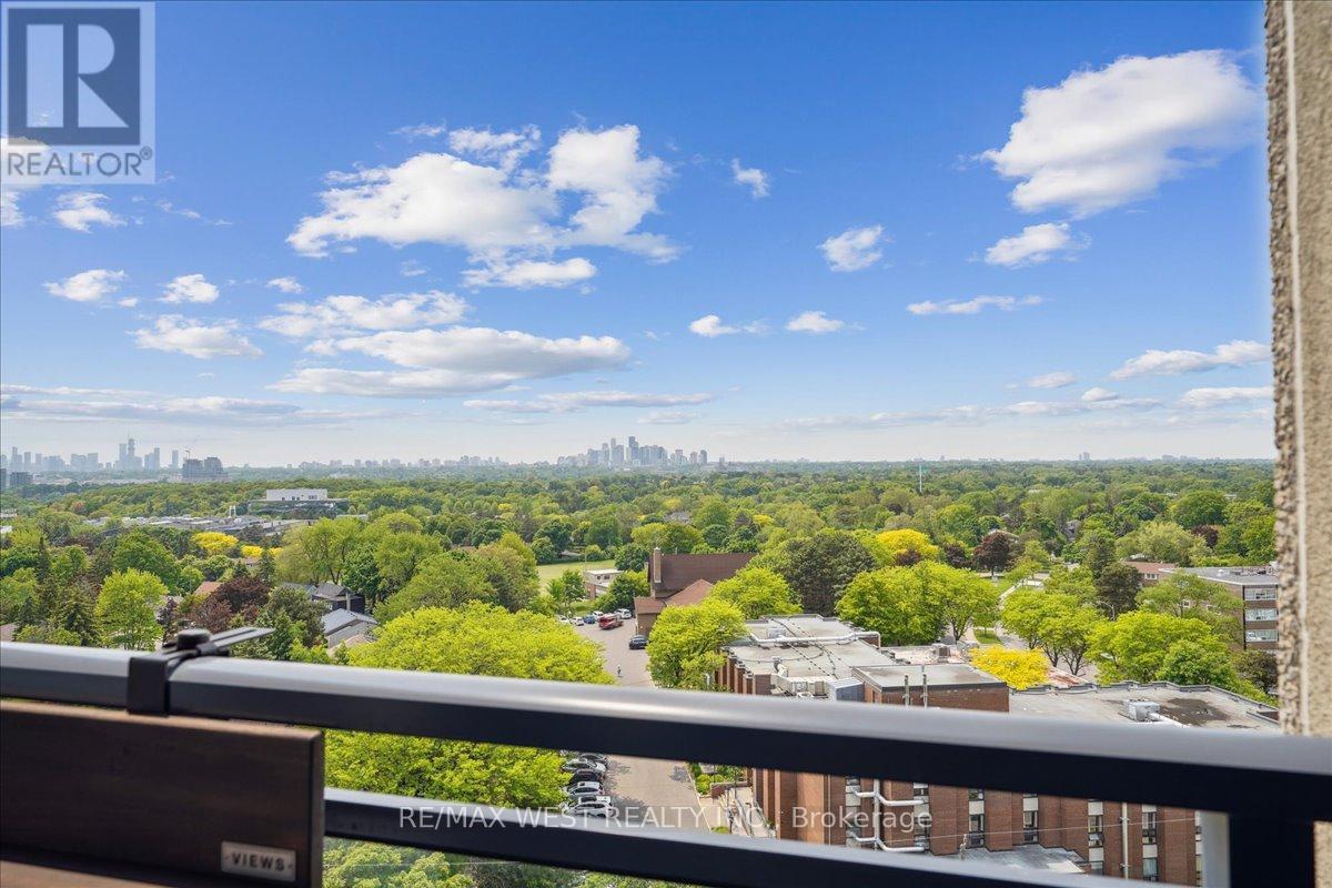 Photo 11 of 1010 75 The Donway W, Toronto ON