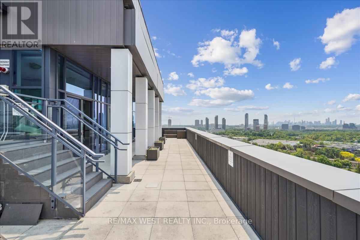 Photo 12 of 1010 75 The Donway W, Toronto ON