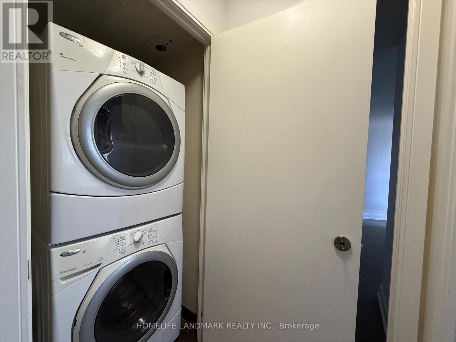 Photo 4 of 2419 135 Village Green Square, Toronto ON