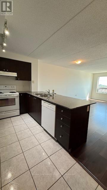 Photo 3 of 605 4600 Steeles Avenue E, Markham ON