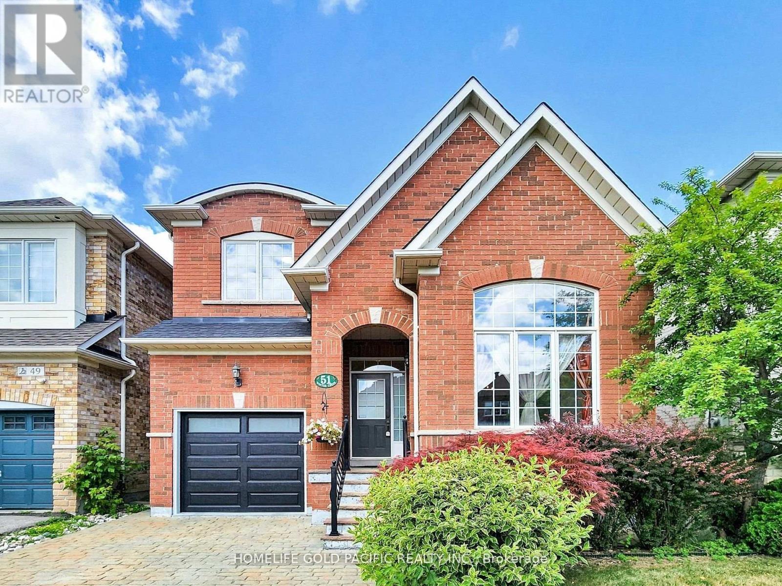 Photo 2 of 51 Winter Creek Crescent, Markham ON