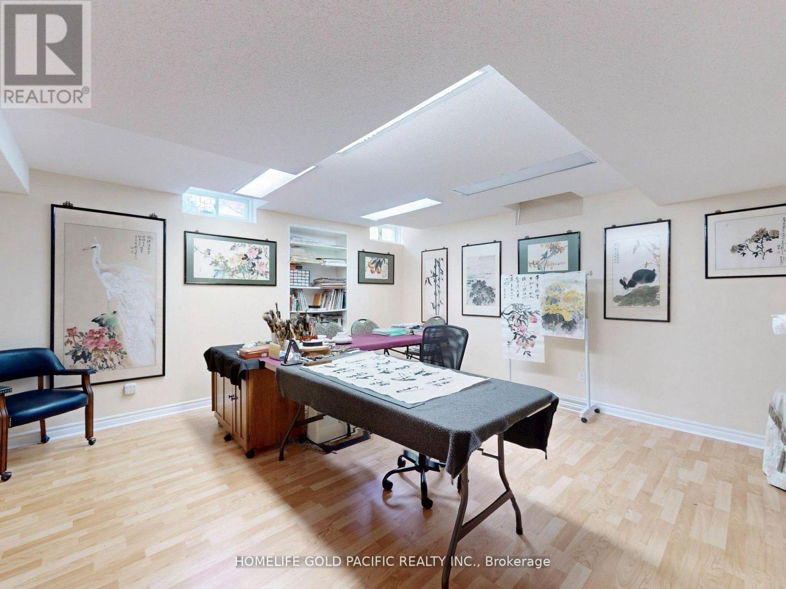 Photo 34 of 51 Winter Creek Crescent, Markham ON