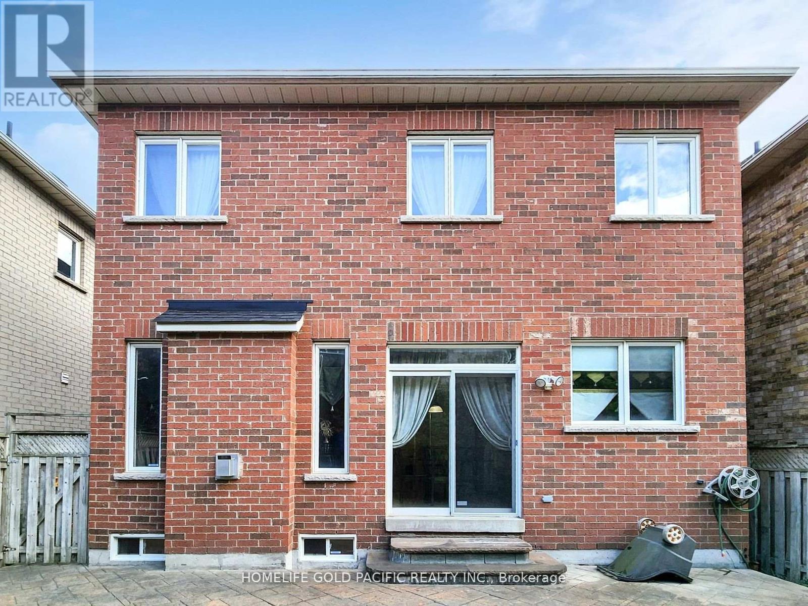 Photo 39 of 51 Winter Creek Crescent, Markham ON