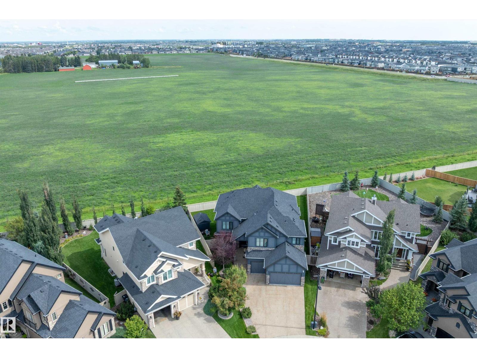 Photo 4 of 3009 Keswick Wy Sw, Edmonton AB