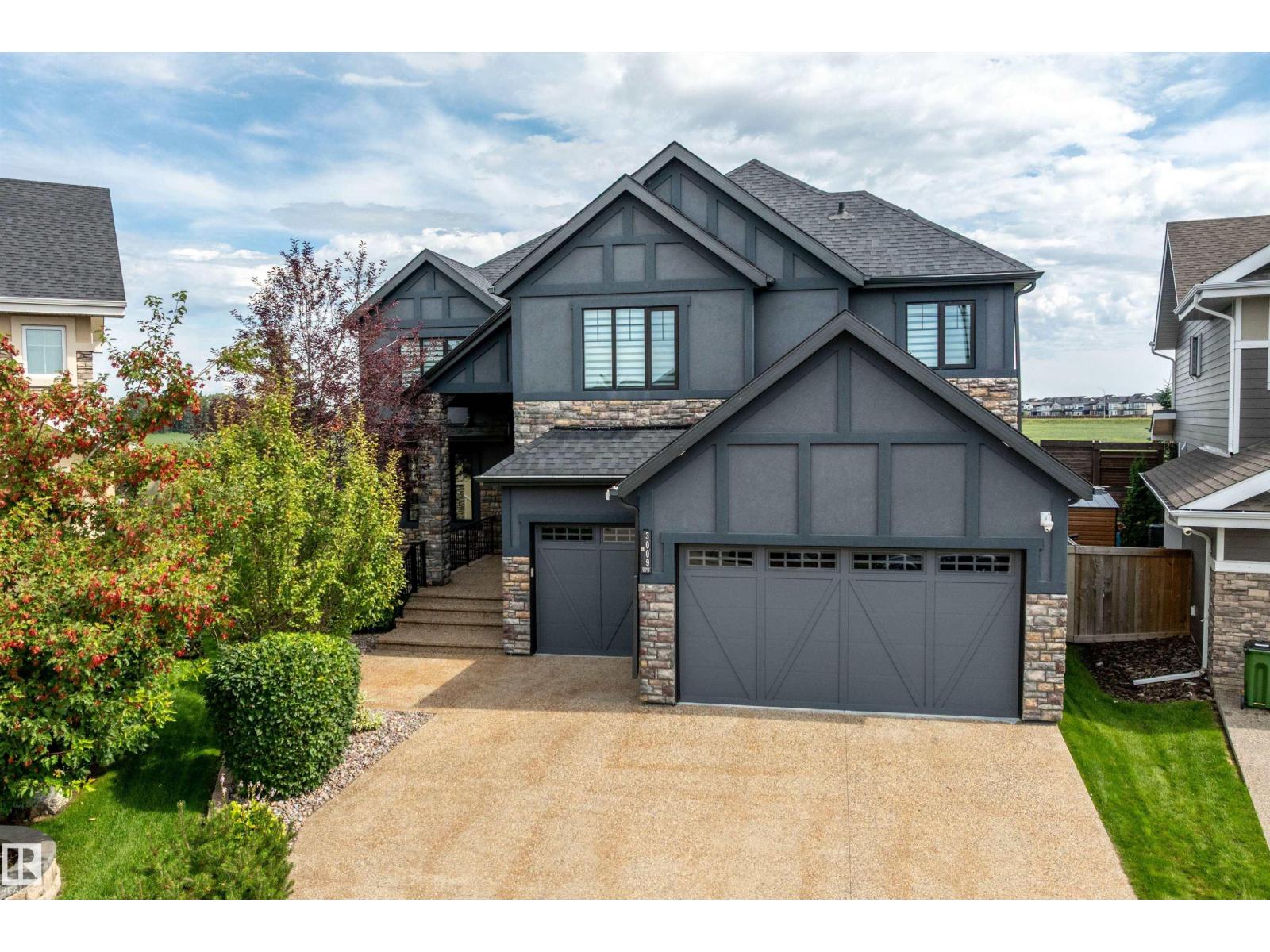 Photo 1 of 3009 Keswick Wy Sw, Edmonton AB