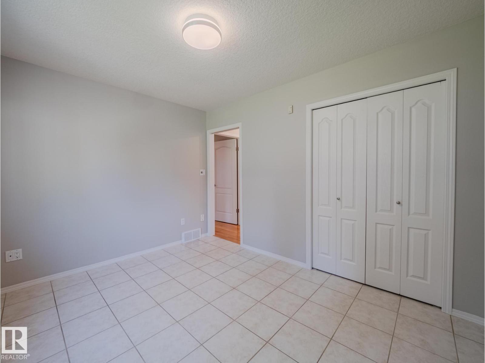 Photo 39 of 124 215 Blackburn E Sw, Edmonton AB