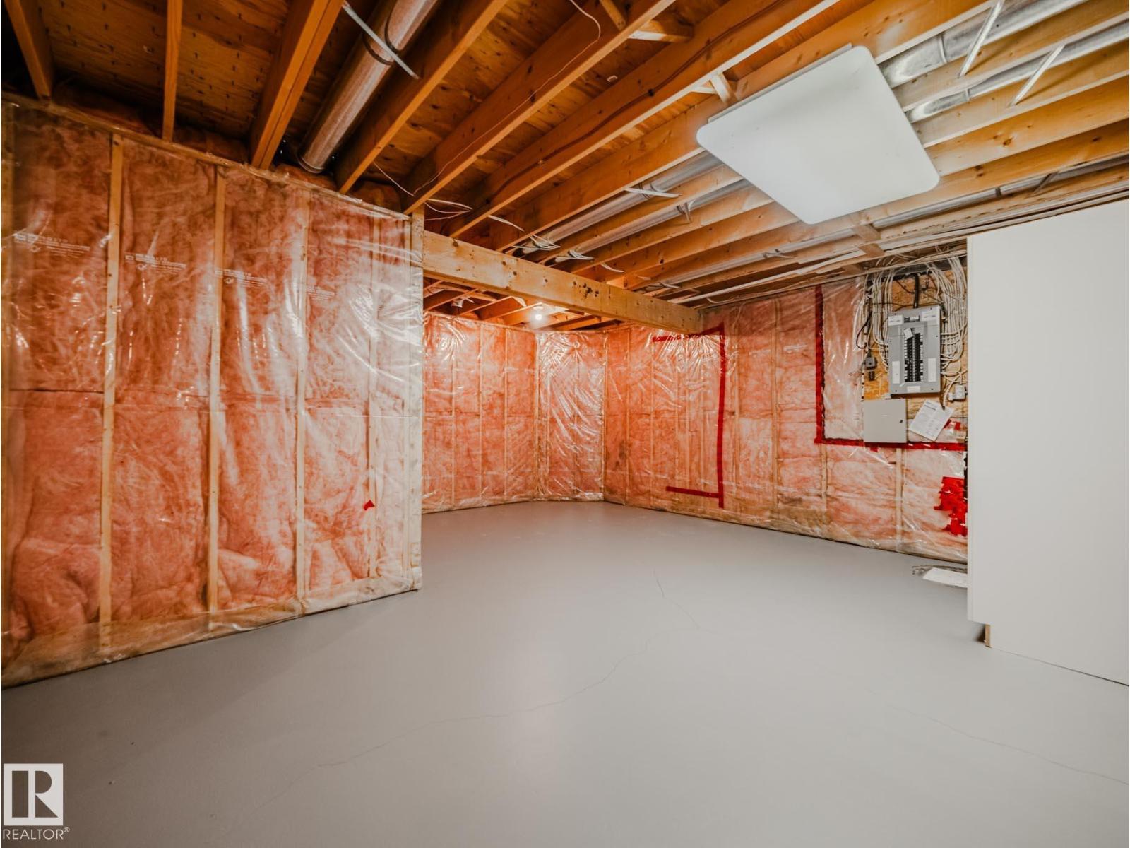 Photo 1 of 124 215 Blackburn E Sw, Edmonton AB