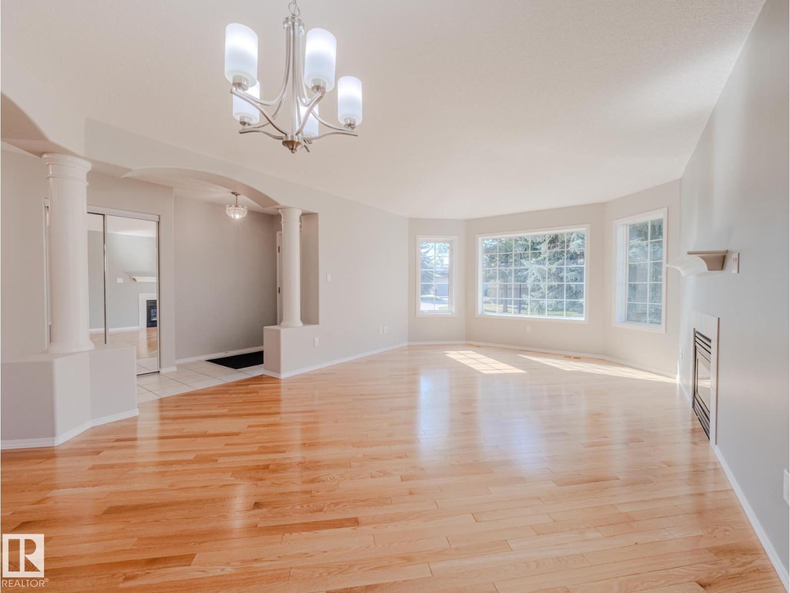 Photo 13 of 124 215 Blackburn E Sw, Edmonton AB