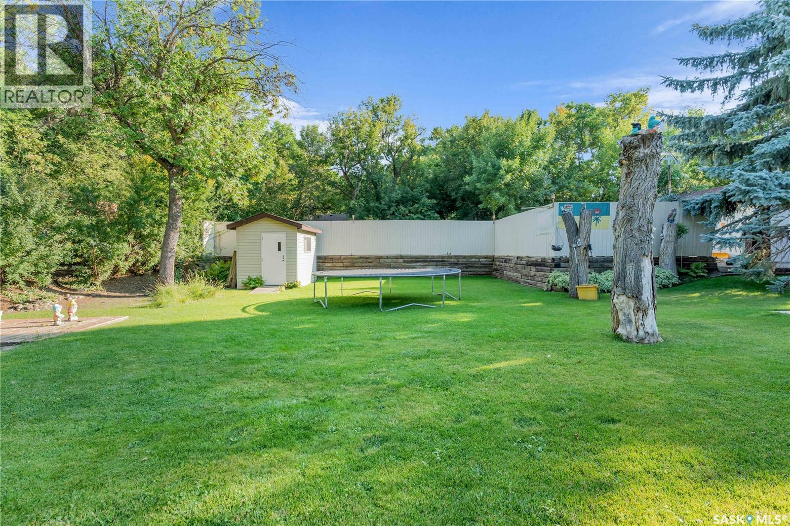 Photo 18 of 471 Green Avenue, Regina Beach SK
