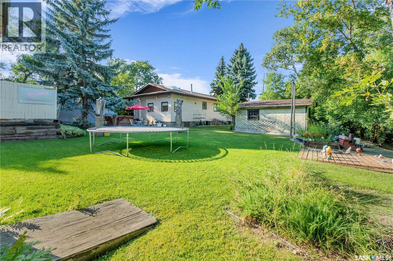 Photo 19 of 471 Green Avenue, Regina Beach SK