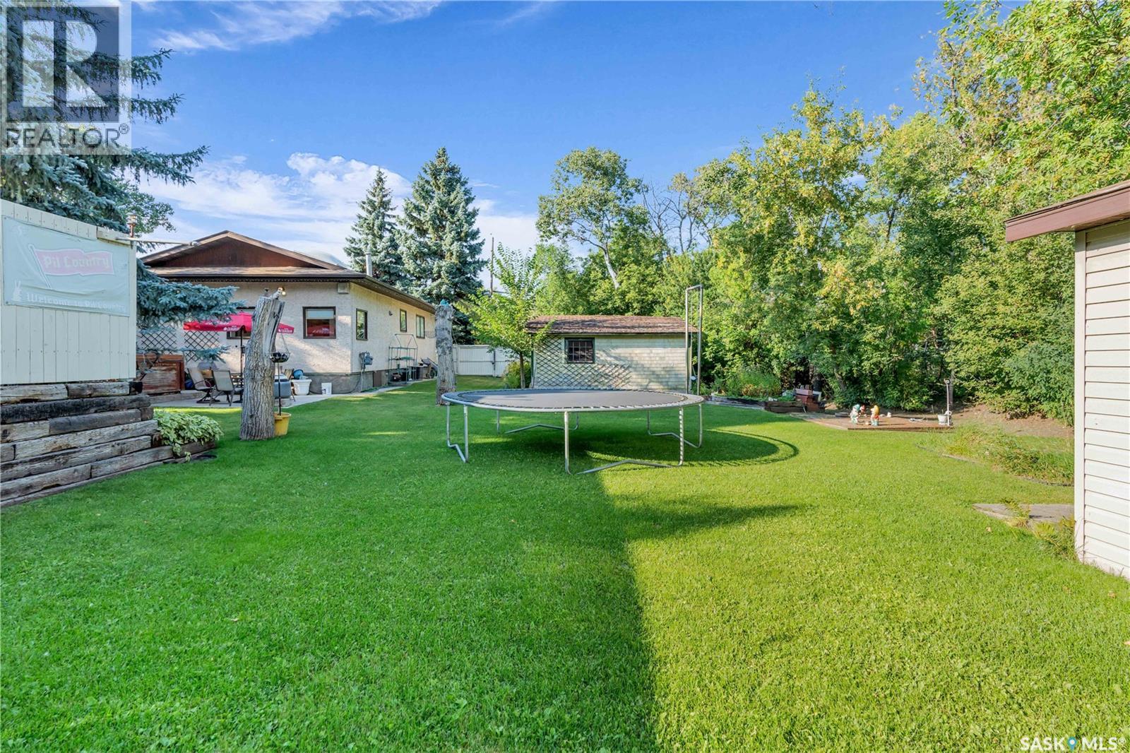 Photo 20 of 471 Green Avenue, Regina Beach SK