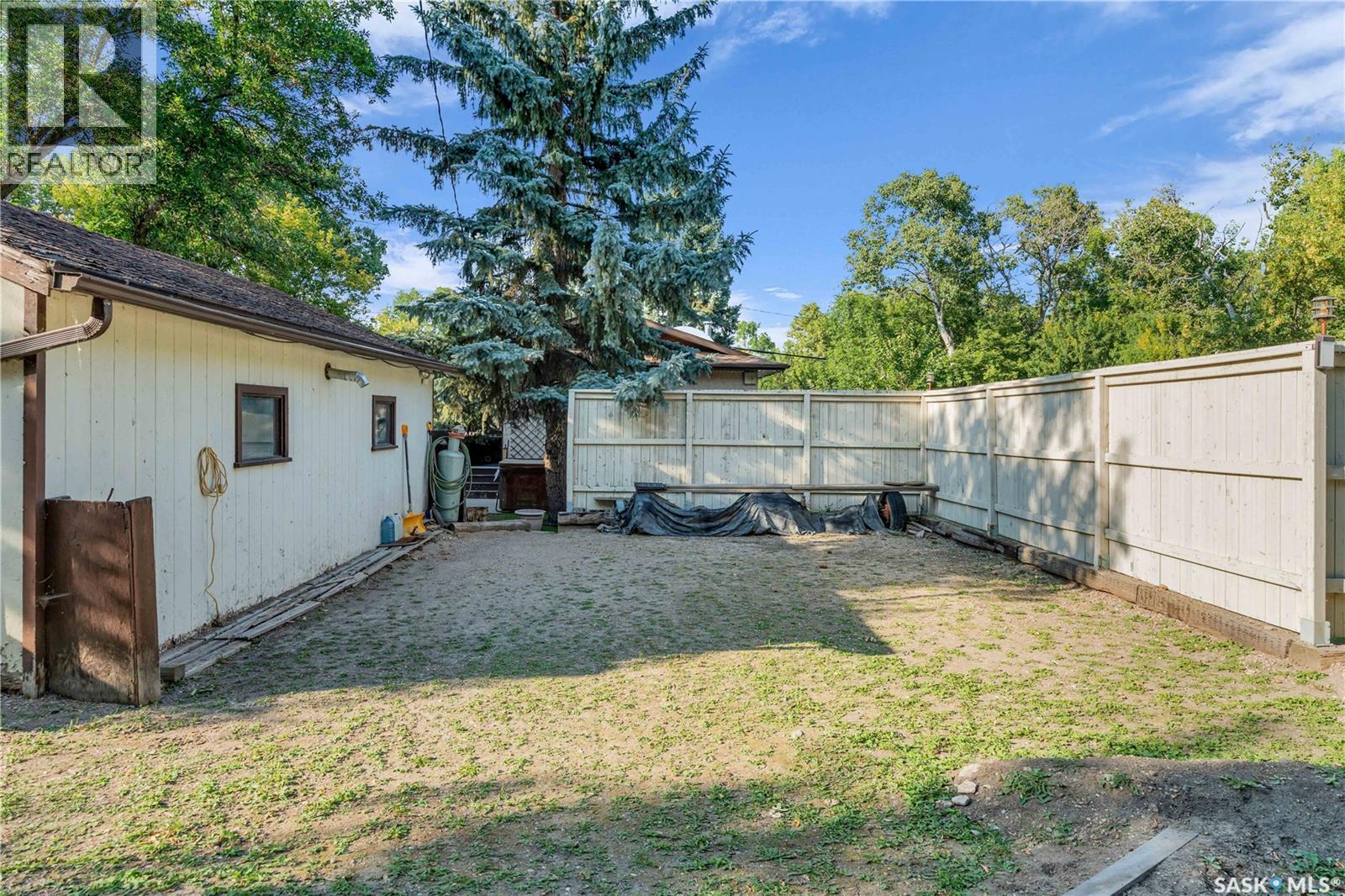 Photo 23 of 471 Green Avenue, Regina Beach SK