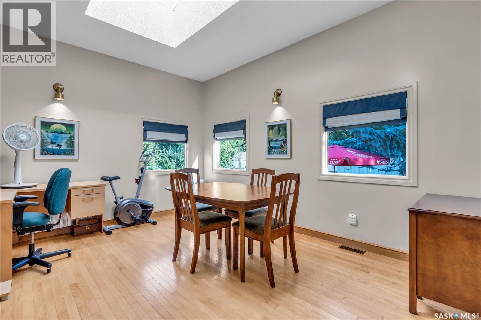 Photo 3 of 471 Green Avenue, Regina Beach SK