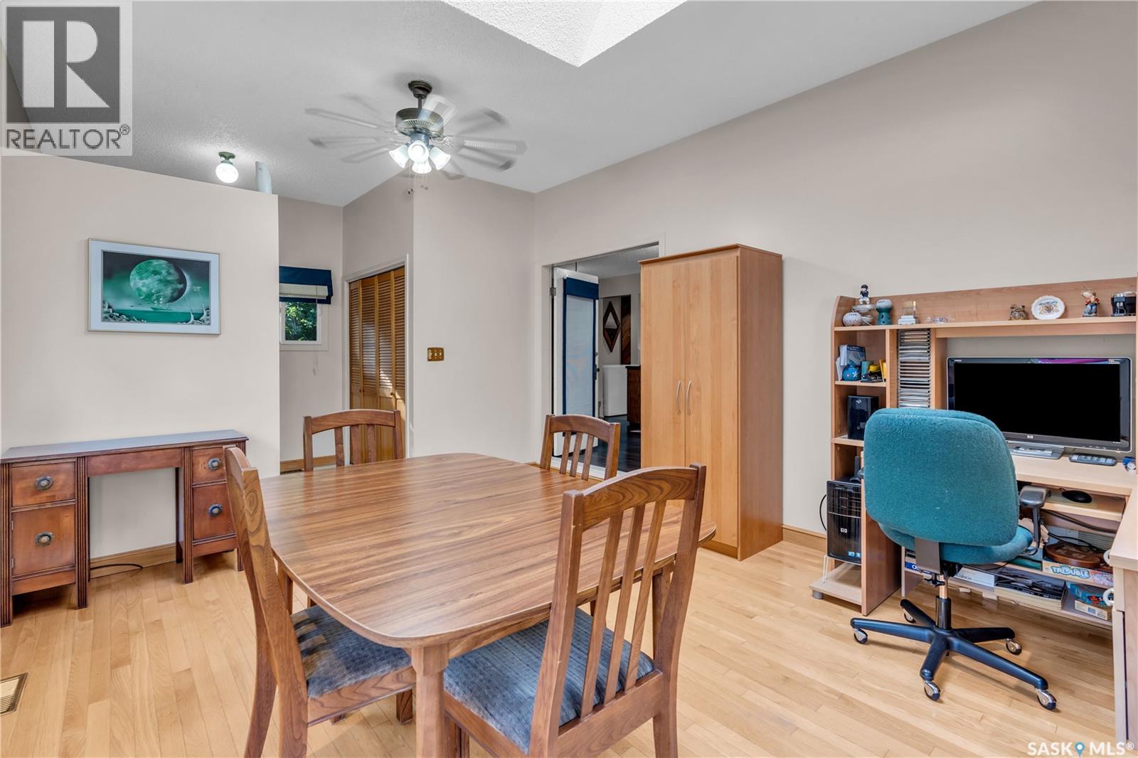 Photo 4 of 471 Green Avenue, Regina Beach SK