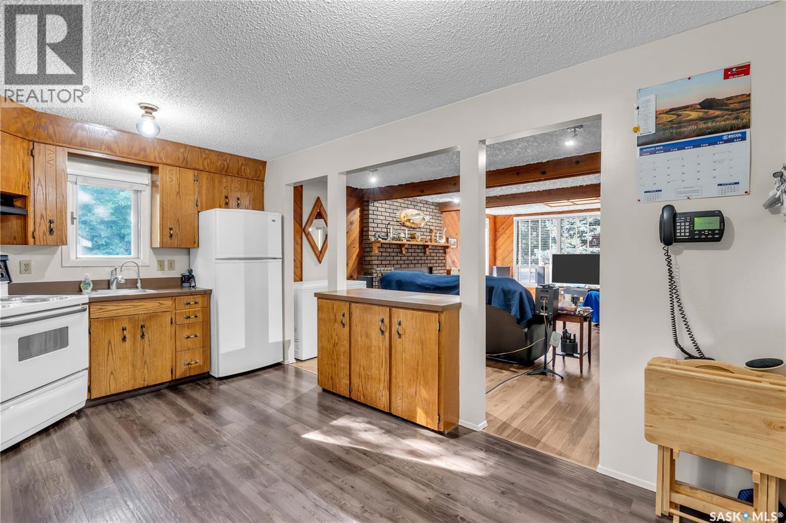 Photo 5 of 471 Green Avenue, Regina Beach SK