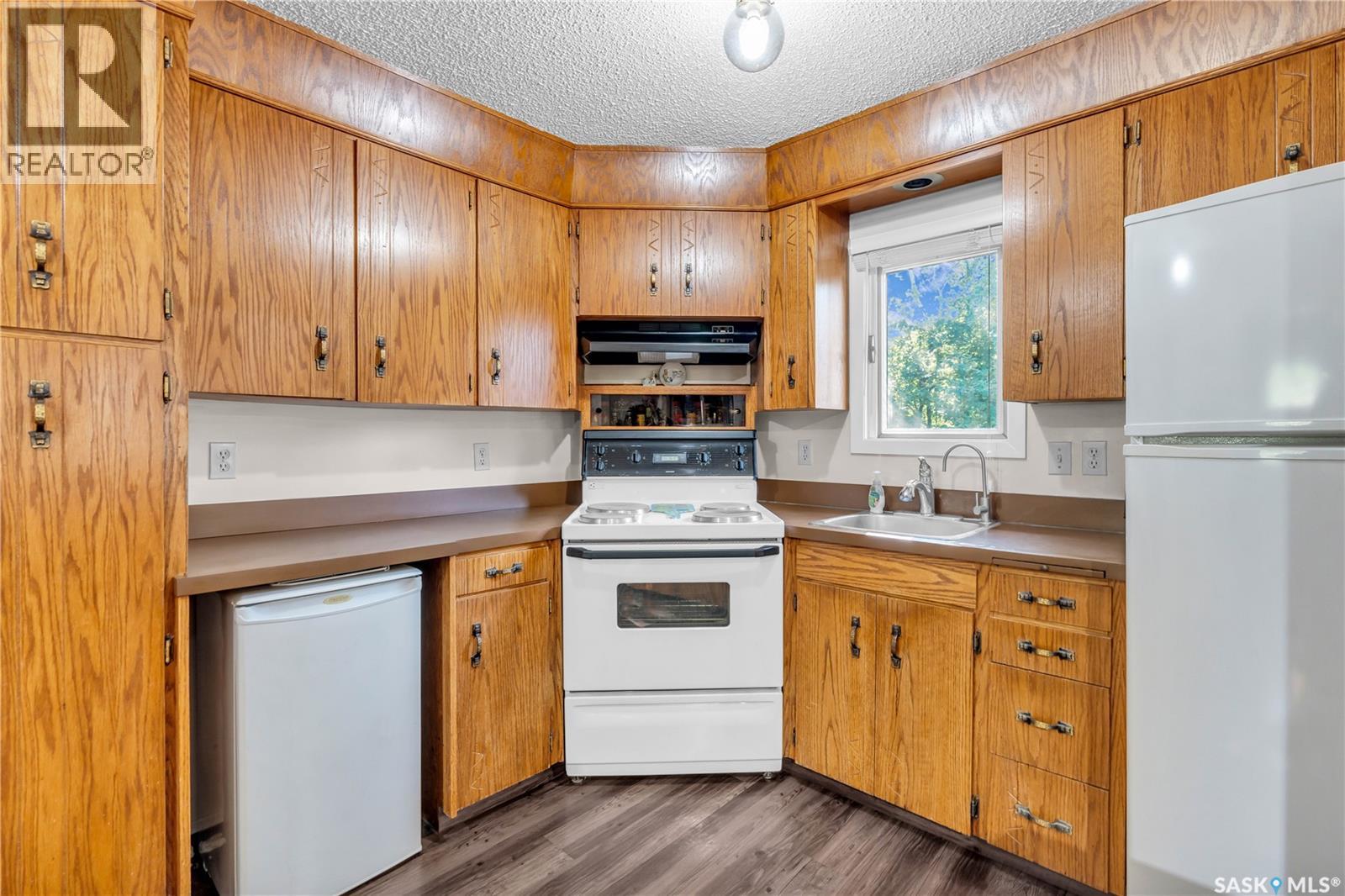 Photo 6 of 471 Green Avenue, Regina Beach SK