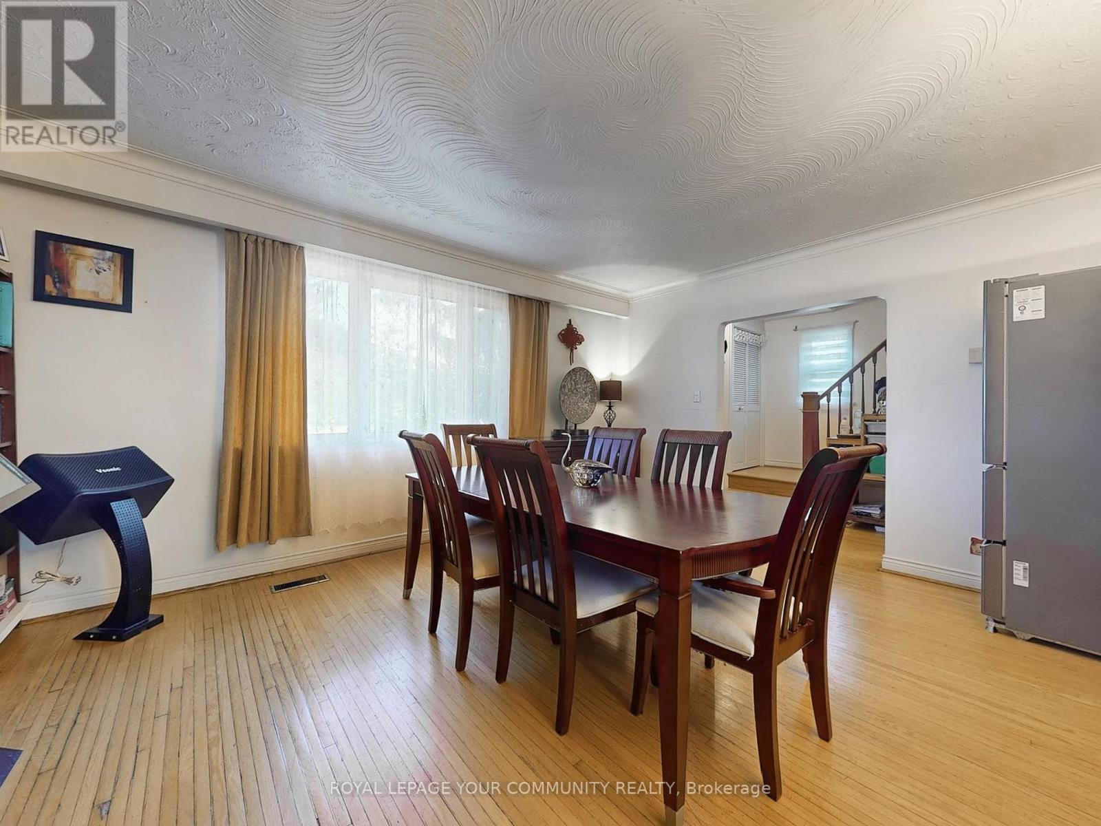 Photo 8 of 29 Boyle Drive, Richmond Hill ON