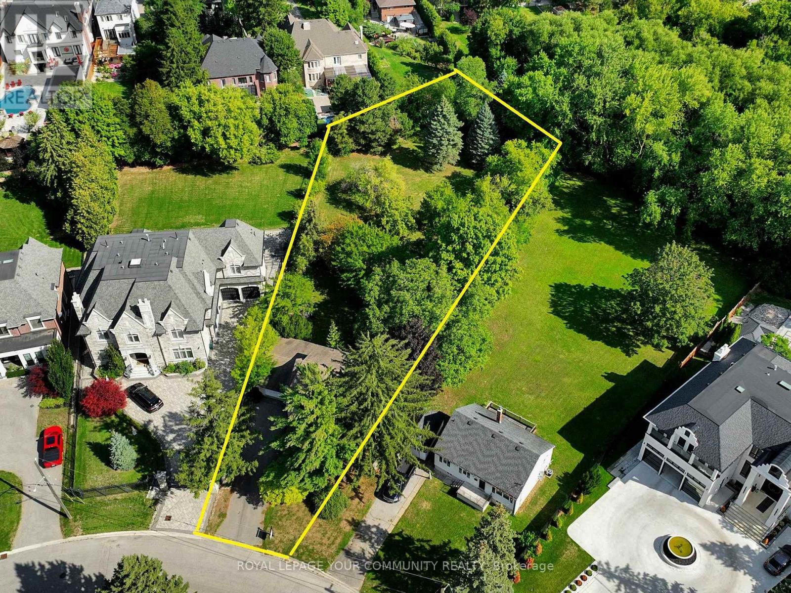 Photo 20 of 29 Boyle Drive, Richmond Hill ON