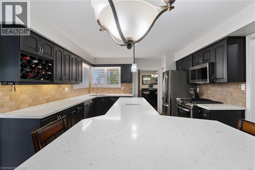 Photo 29 of 17 Kintyre Court, Caledonia ON