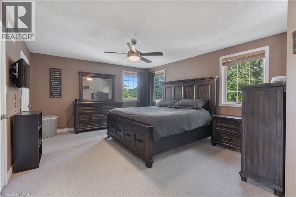 Photo 23 of 17 Kintyre Court, Caledonia ON
