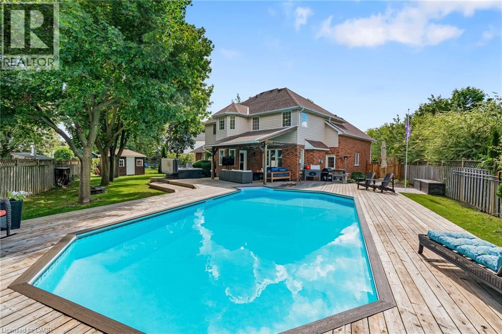 Photo 12 of 17 Kintyre Court, Caledonia ON