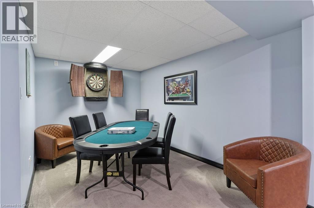 Photo 37 of 17 Kintyre Court, Caledonia ON