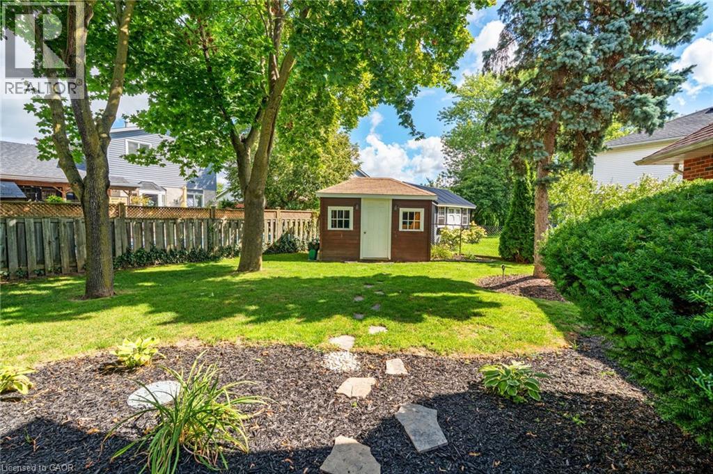 Photo 49 of 17 Kintyre Court, Caledonia ON