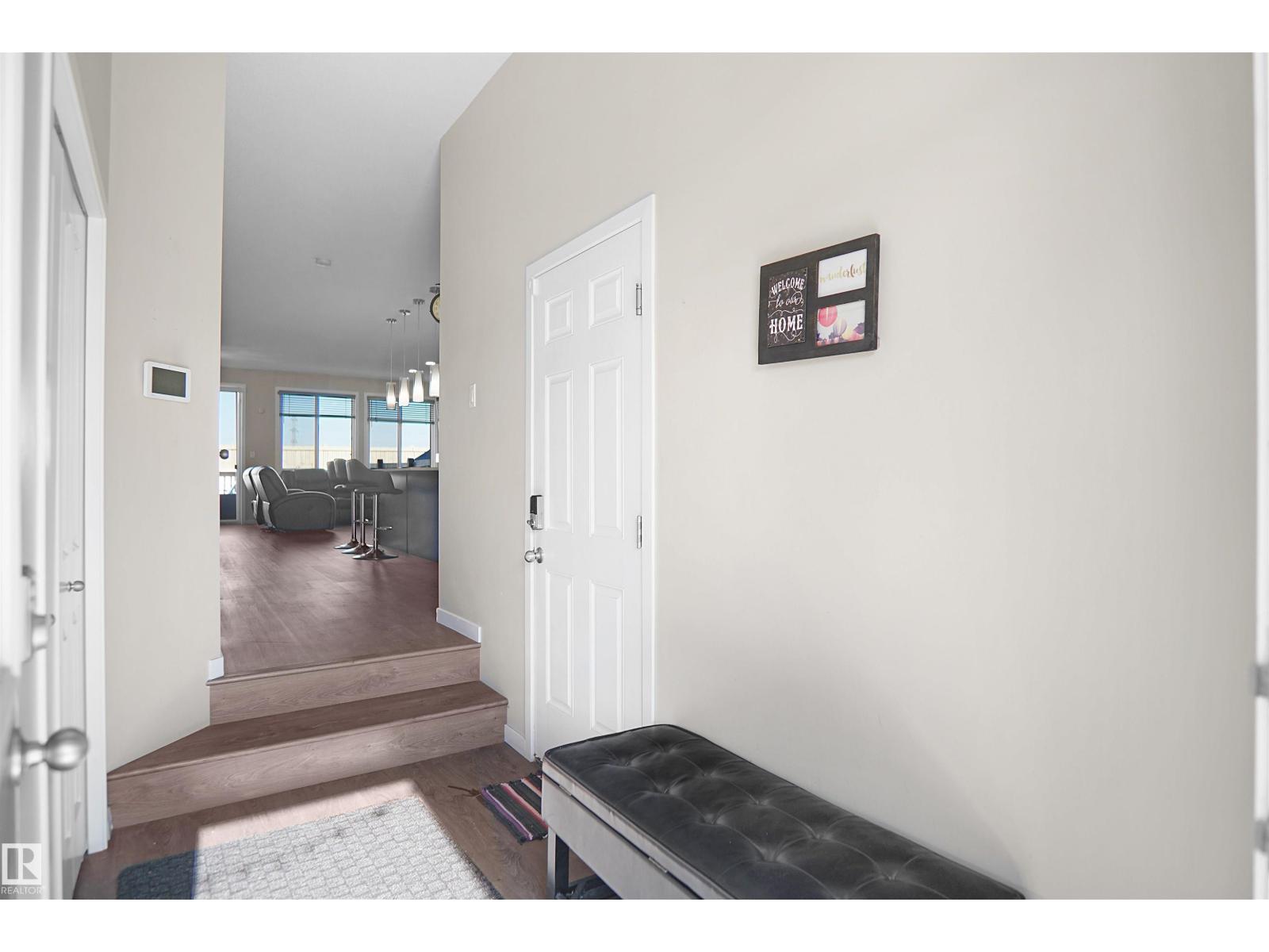 Photo 24 of 671 Eagleson Crescent Nw Nw, Edmonton AB