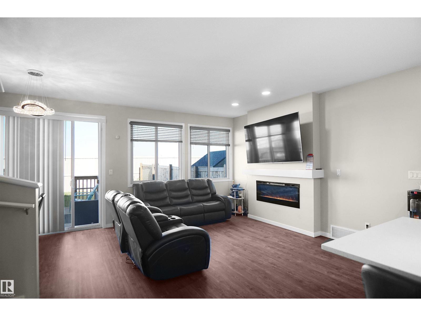 Photo 38 of 671 Eagleson Crescent Nw Nw, Edmonton AB