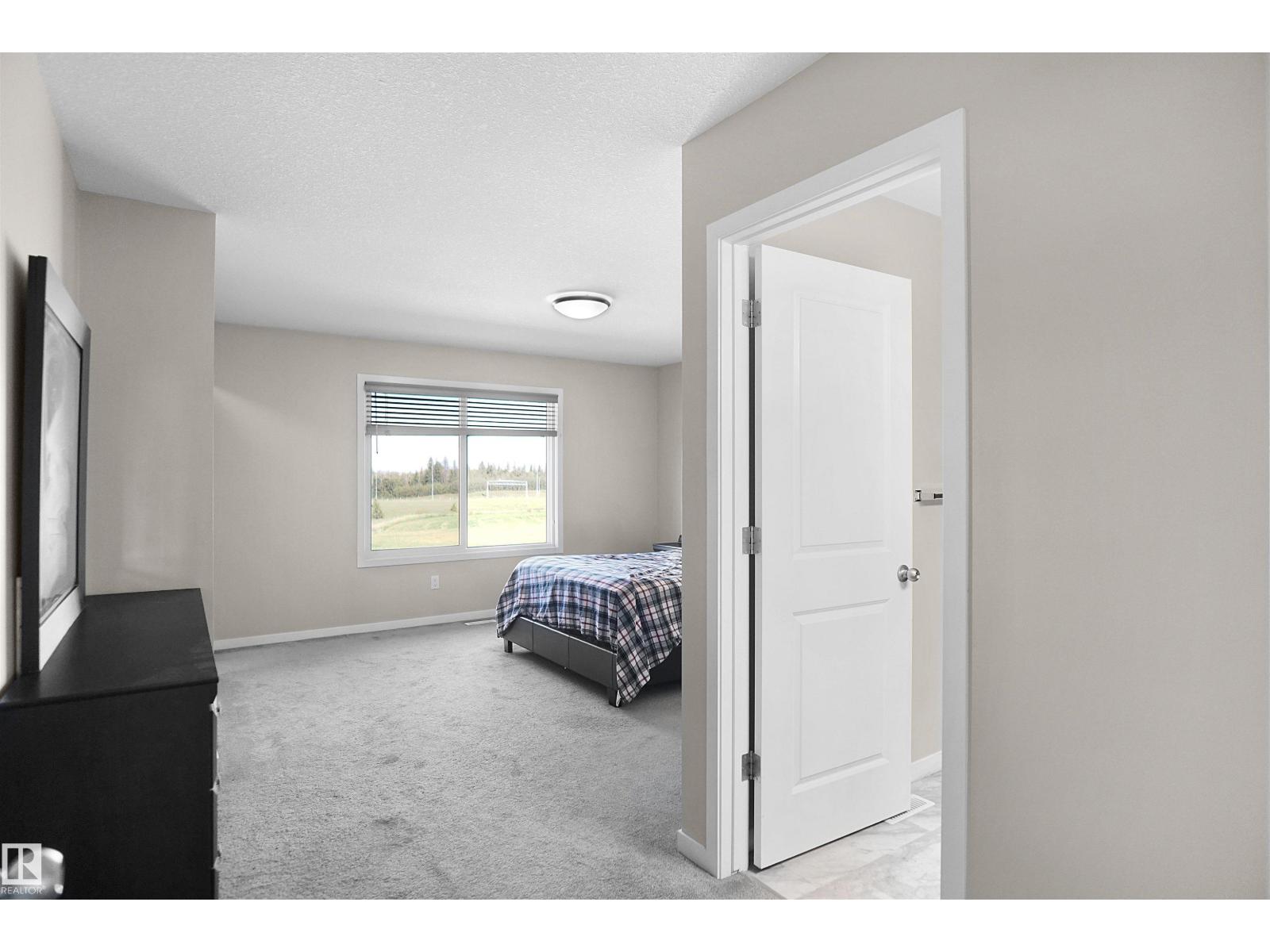Photo 19 of 671 Eagleson Crescent Nw Nw, Edmonton AB