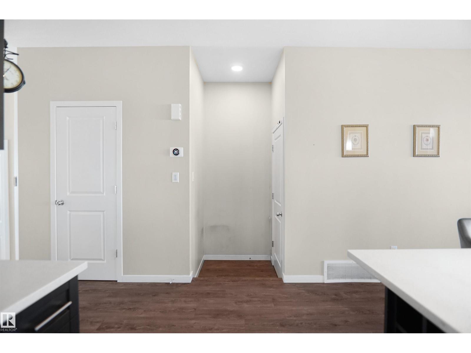Photo 1 of 671 Eagleson Crescent Nw Nw, Edmonton AB